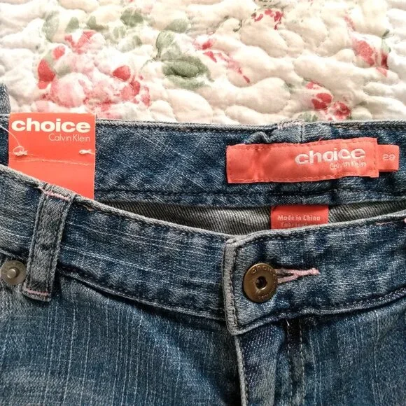 NWT, Calvin Klein capris, size 29 - Picture 3 of 7